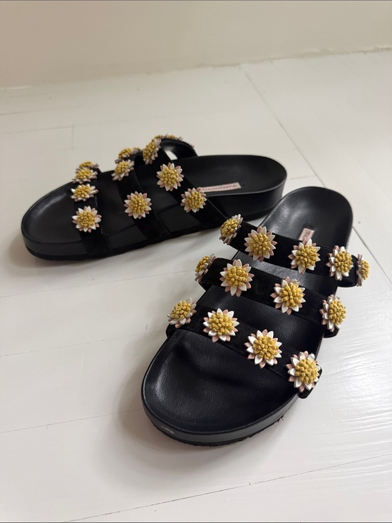 Fabrizio Viti Shoes - Title:
Fabrizio Viti Berkley Daisy Slide Sandals Black Size 38